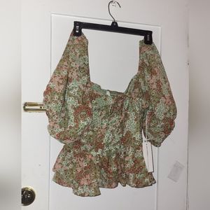 Live 4 truth Puff Sleeve Floral Pattern Blouse Size Juniors L NWT